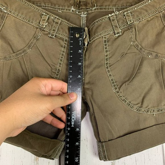 Jezebell 26x10 Straight Fit Cuffed Mid Rise Brown Shorts Women - Picture 6 of 7